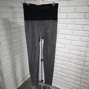 Kick It Legging Ladies Size Medium/Large Black & Grey Leggings